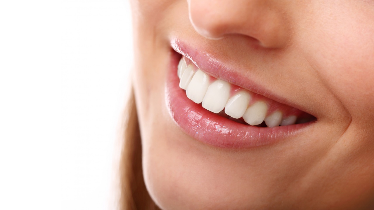 10 Beneficios del aceite de coco para los dientes